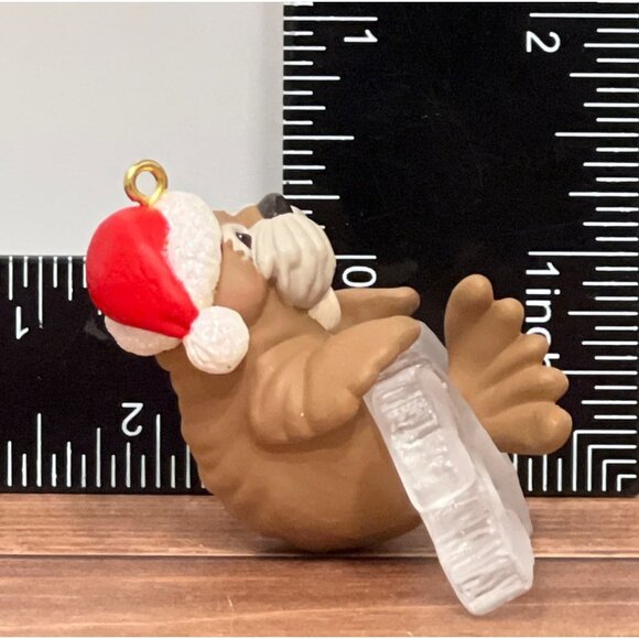 2000 HALLMARK KEEPSAKE ORNAMENT QX6764 COOL DECADE WALRUS BY TAMMY HADDIX - Picture 6 of 8